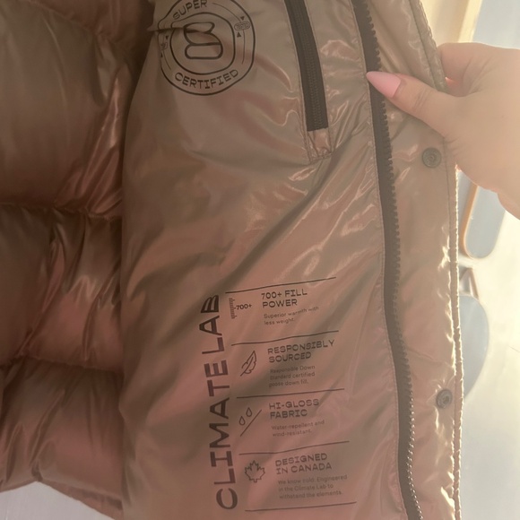 Aritzia SuperPuff- The Super Resort High Gloss Jacket - Picture 8 of 10